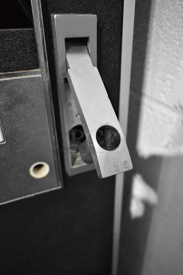 Shoppertron-Domestic 431D Metal Commercial Vending Machine. Lock Was Removed; No Key. Does Not Have Compressor - Image 5 of 5