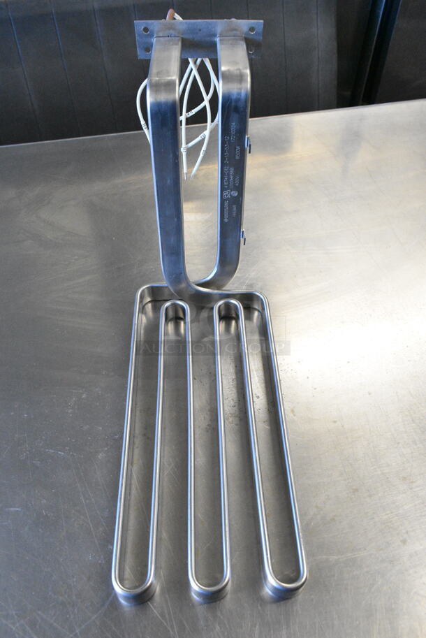 3 BRAND NEW SCRATCH AND DENT! Items Including 2 Burner, HP2DS3 Cleveland DS-3 Td3 Strainer; 3/16 Holes. 3 Times Your Bid! - Image 8 of 9