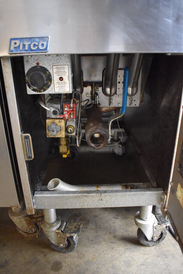 Pitco Frialator SG14RS Stainless Steel Commercial Floor Style Propane Gas Powered Deep Fat Fryer on Commercial Casters w/ 2 Metal Fry Baskets and Metal Lid. 122,000 BTU. 16x35x47 - Image 5 of 7