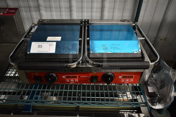 BRAND NEW SCRATCH AND DENT! 2023 Avantco PG400ST Stainless Steel Commercial Countertop Dual Panini Sandwich Grill with Timer, Smooth Plates, and 19 5/8" x 9 1/8" Cooking Surface. 120 Volts, 1 Phase. Tested and Working! - Image 2 of 6