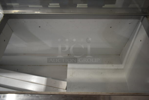 Master-Bilt DD-88 Metal Commercial Floor Style Ice Cream Dipping Cabinet. 208-230 Volts, 1 Phase. Tested and Powers On But Does Not Get Cold - Image 5 of 6