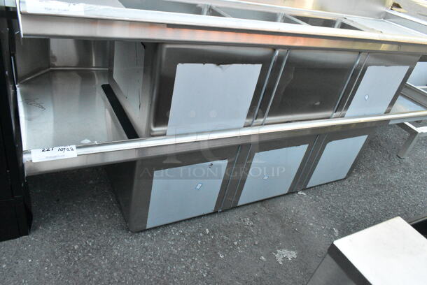 BRAND NEW SCRATCH AND DENT! Regency 600DDTS384RT 16-Gauge 7' Soiled / Dirty Dish Table with 3-Compartment Sink - 16" x 20" x 14" Bowls - Right Drainboard. No Legs.  - Image 2 of 10