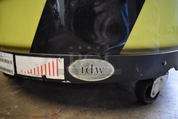 IDW G-77 Metal Commercial Ice Bin Drink Merchandiser on Commercial Casters. 22.5x22.5x33 - Image 6 of 7