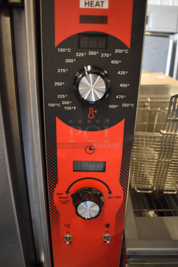 BRAND NEW SCRATCH AND DENT! LATE MODEL! Vulcan Model VC5GD-11D1Z Stainless Steel Commercial Natural Gas Powered Full Size Convection Oven w/ View Through Doors, Metal Oven Racks and Thermostatic Controls on Metal Legs. 40x32x55. Tested and Working! - Image 4 of 8
