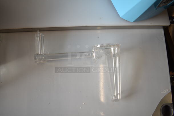 BRAND NEW SCRATCH AND DENT! Poly Condiment Dispenser.  - Image 6 of 7