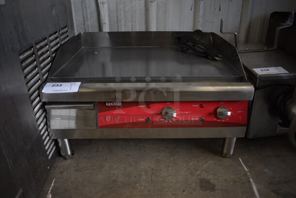 BRAND NEW SCRATCH AND DENT! Avantco Model 177EG24N Stainless Steel Commercial Countertop Electric Powered Flat Top Griddle. 208/240 Volts. 24x20x13