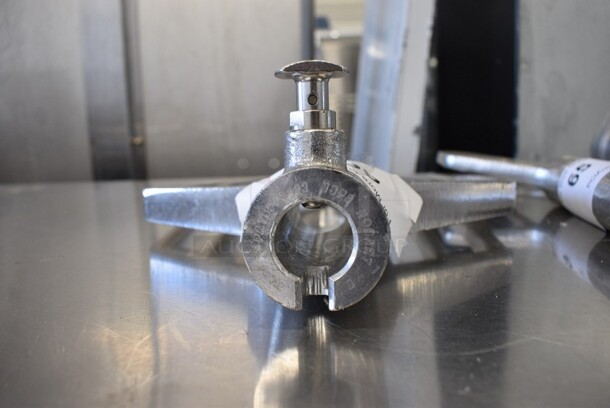 Hobart HL20 Metal Commercial 20 Quart Paddle Attachment for Mixer. 8.75x3x13. - Image 3 of 3