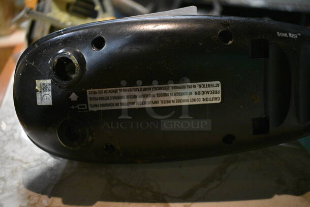 Metal Hand Mixer. Missing Attachments. 3.5x9.5x6. (bar) - Image 4 of 4