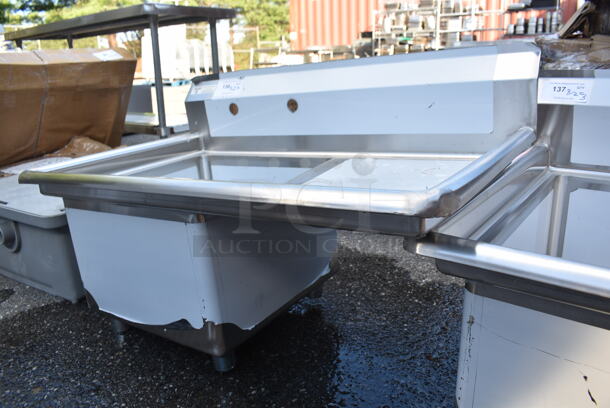 BRAND NEW SCRATCH AND DENT! Steelton 522CS11818R 38 3/4" 18-Gauge Stainless Steel One Compartment Commercial Sink with Right Drainboard - 18" x 18" x 12" Bowl. Missing 1 Leg.  - Image 3 of 7