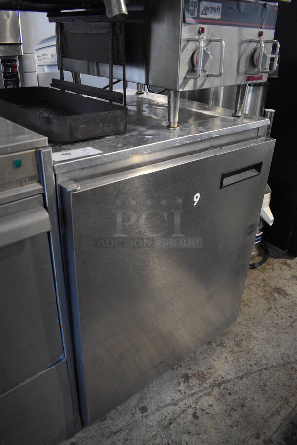 Delfield 406CA-DHL-DD1 Stainless Steel Commercial Single Door Undercounter Cooler on Commercial Casters. 115 Volts, 1 Phase. 27x28x32. Tested and Working! - Image 2 of 5