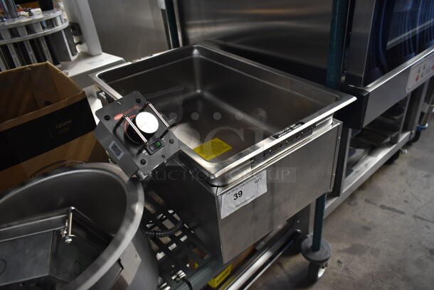 BRAND NEW SCRATCH AND DENT! Avantco HWBI-FUL Stainless Steel Commercial Electric Powered Drop In Food Warmer. 240 Volts, 1 Phase. Cannot Test Due To Plug Style - Image 4 of 5