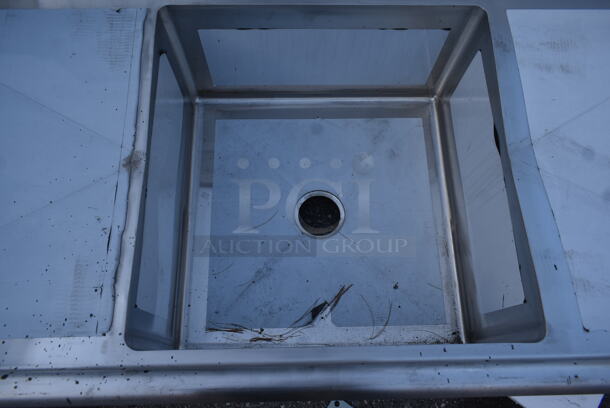 BRAND NEW SCRATCH AND DENT! Regency 600S12323224 Stainless Steel Commercial Single Bay Sink w/ Dual Drain Boards. No Legs. Bay 23x23. Drain Boards 22x25 - Image 4 of 6