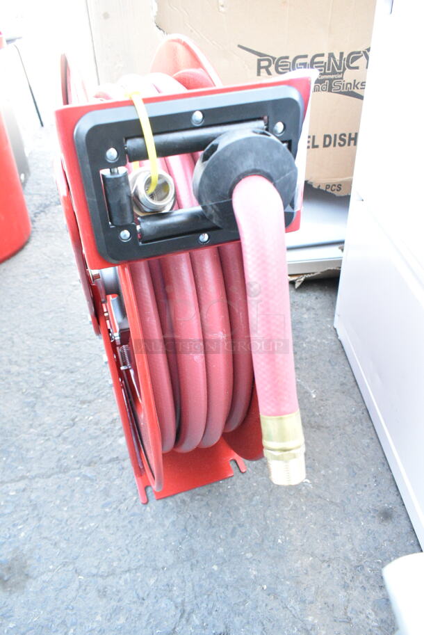 BRAND NEW SCRATCH AND DENT! Reelcraft 83050 OLP Series 80000 3/4" x 50' Ultimate Duty Dual Pedestal Hose Reel - Image 4 of 7