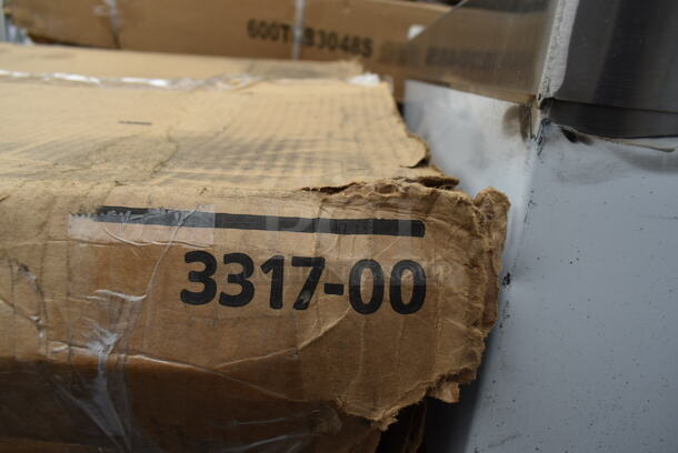 BRAND NEW SCRATCH AND DENT! Rubbermaid 3317-00 FG331700BLA ProServe 18 Pan Black Max System End Load Steam Table Pan Rack - Unassembled - Image 3 of 3