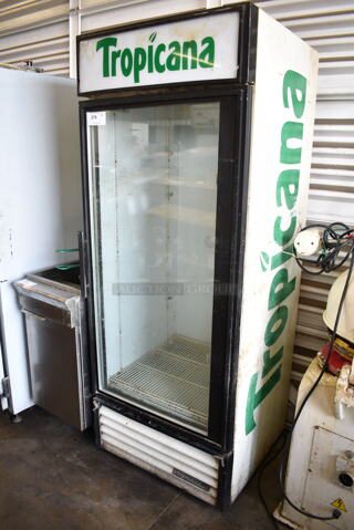 True GDM-26 Metal Commercial Single Door Reach In Cooler Merchandiser. 115 Volts, 1 Phase. Tested and Working!