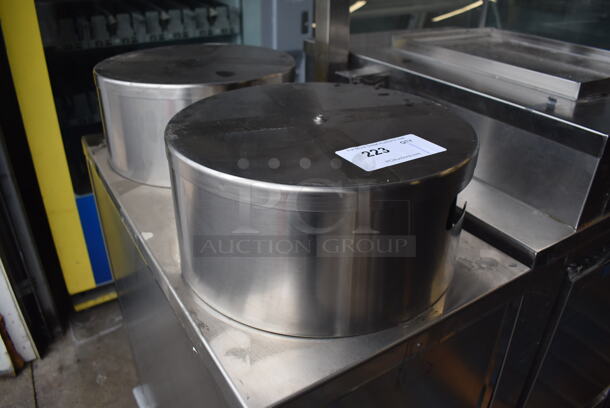 BRAND NEW! 2020 Delfield CAB2-1013QT Quick Temp Mobile Enclosed Two Stack Heated Dish Dispenser / Warmer on Commercial Casters. 120 Volts, 1 Phase. 15.5x30.5x43. Tested and Working! - Image 3 of 6