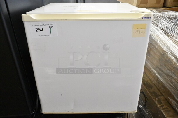 Haier HSA02WNDWW Metal Mini Cooler. 115 Volts, 1 Phase. Tested and Powers On But Does Not Get Cold - Image 1 of 5