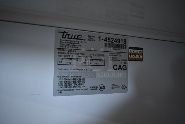 True TG2R-2S ENERGY STAR Stainless Steel Commercial 2 Door Reach In Cooler w/ Poly Coated Racks on Commercial Casters. 115 Volts, 1 Phase. Tested and Working! - Image 7 of 8