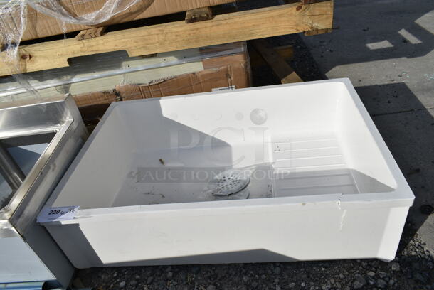 BRAND NEW SCRATCH AND DENT! Zurn Elkay Z1996-36-AW White Composite Mop Sink with Drain Shelf - 36" x 24" x 10". See Pictures For Crack.  - Image 2 of 5