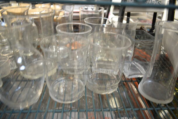 ALL ONE MONEY! Tier Lot of Various Items Including Claw Crackers, Vases and Small Jars - Image 4 of 5