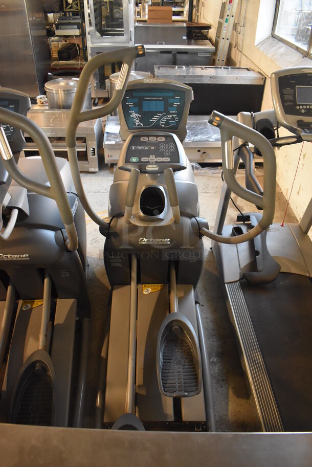 Octane Fitness Pro 3700 Metal Commercial Elliptical Machine. 30x77x64. Tested and Working! - Image 2 of 7