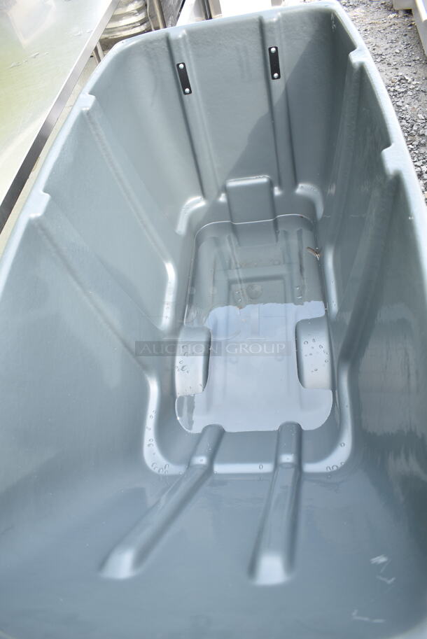 BRAND NEW SCRATCH AND DENT! Lavex 475AG003TBGY 0.5 Cubic Yard Gray Heavy-Duty Tilt Truck / Trash Cart (850 lb. Capacity) - Image 4 of 6