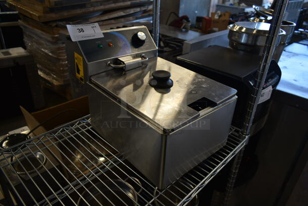 BRAND NEW SCRATCH AND DENT! 2023 Hoocoo FRY-10L Stainless Steel Commercial Countertop Electric Powered Fryer w/ Lid and Fry Basket. 120 Volts, 1 Phase. - Image 3 of 6