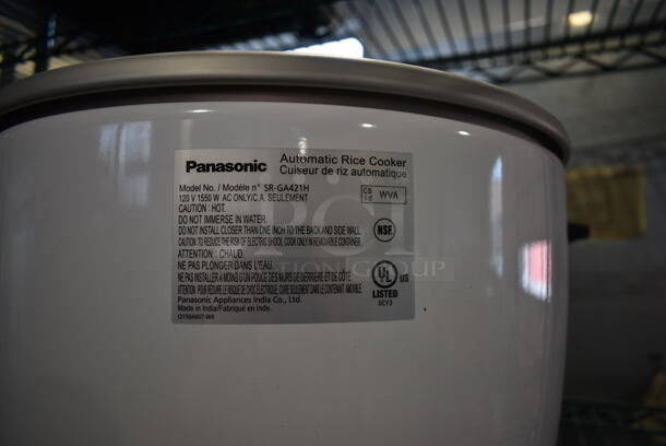 BRAND NEW SCRATCH AND DENT! Panasonic SR-GA421H Metal Countertop Rice Cooker. 120 Volts, 1 Phase. Tested and Working! - Image 4 of 4