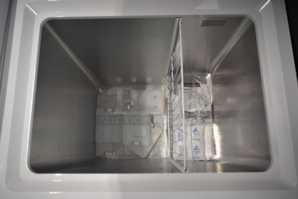 2023 Thomson TFRF520-F-SM Metal Chest Freezer w/ Hinge Lid. 115 Volt, 1 Phase. Tested and Working! - Image 2 of 4