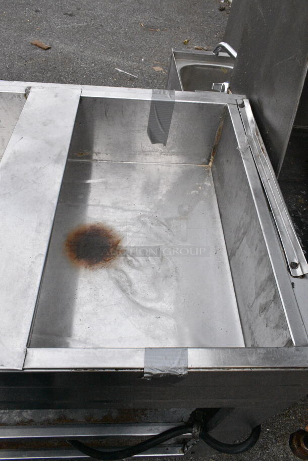 Stainless Steel Steam Table w/ 2 Metal Under Shelves.  - Image 4 of 5