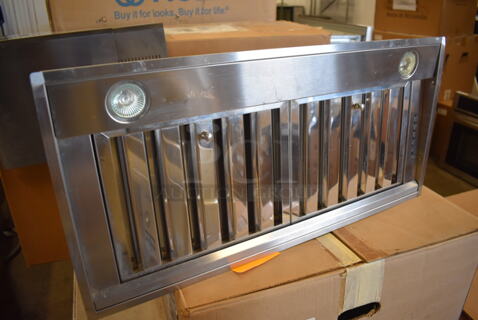 BRAND NEW SCRATCH AND DENT! Stainless Steel Range Hood. 27x19x13