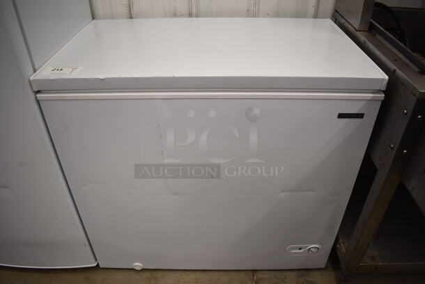 BRAND NEW SCRATCH AND DENT! Thomson TFRF710-B-SM Metal Chest Freezer. 115 Volts, 1 Phase. 35.5x21.5x33. Tested and Working!