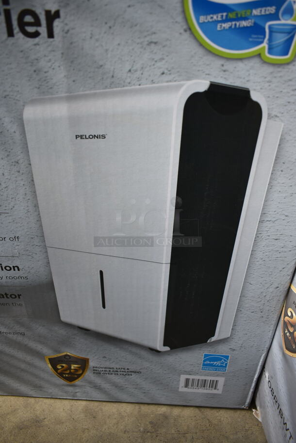 IN ORIGINAL BOX! Pelonis PAD30C1AWT ENERGY STAR 30 Pint Dehumidifier. 115 Volts, 1 Phase. - Image 3 of 9