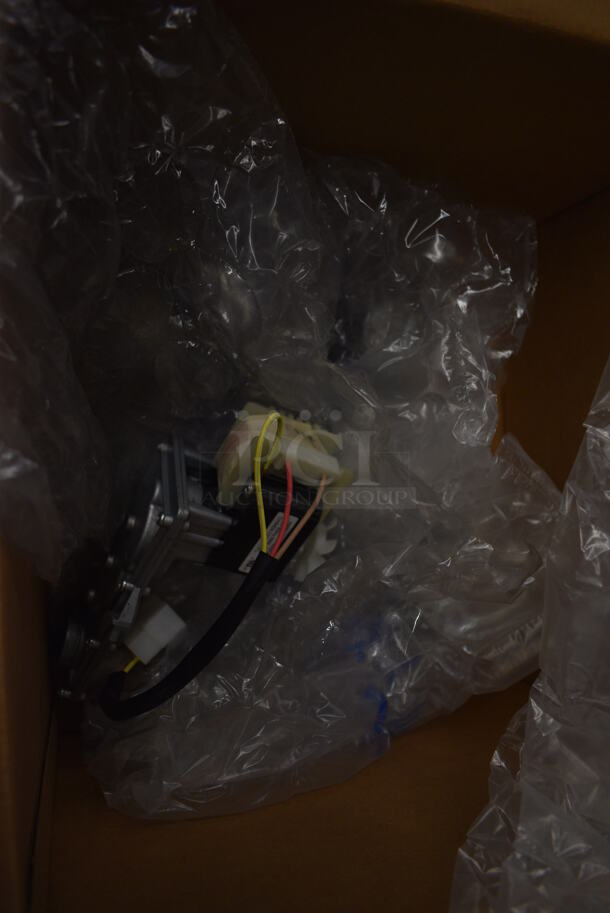 ALL ONE MONEY! Lot of Pieces to Narvon Motor Gearbox - Image 4 of 6