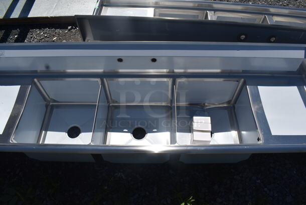 BRAND NEW SCRATCH AND DENT! Steelton Stainless Steel Commercial 3 Compartment Sink w/ Left and Right Side Drain Board. No Legs. Bays 18x18x12. Drain Boards 16x20 - Image 4 of 5