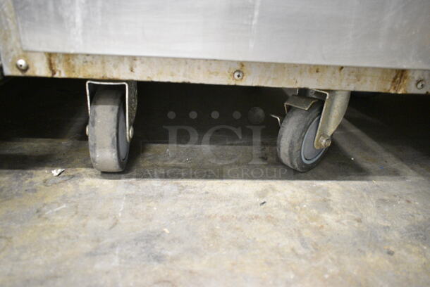 Alto Shaam Halo Heat Stainless Steel Commercial Cook N Hold Cabinet on Commercial Casters. 208/250 Volts. - Image 5 of 5