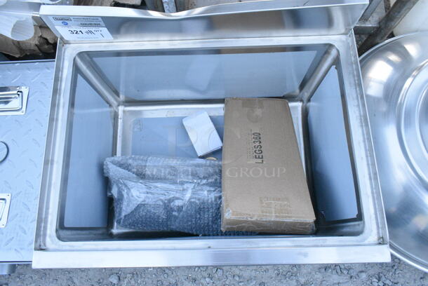 BRAND NEW SCRATCH AND DENT! Steelton 522UIB1824 18" x 24" Underbar Ice Bin with Bottle Holders - 77 lb. - Image 2 of 6