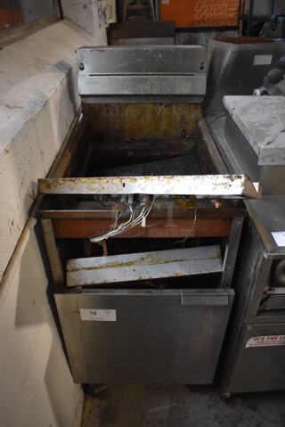 Cecilware EFP/EFS-65 Stainless Steel Commercial Electric Powered 65 Pound Capacity Floor Style Deep Fat Fryer on Commercial Casters. 20x37x47