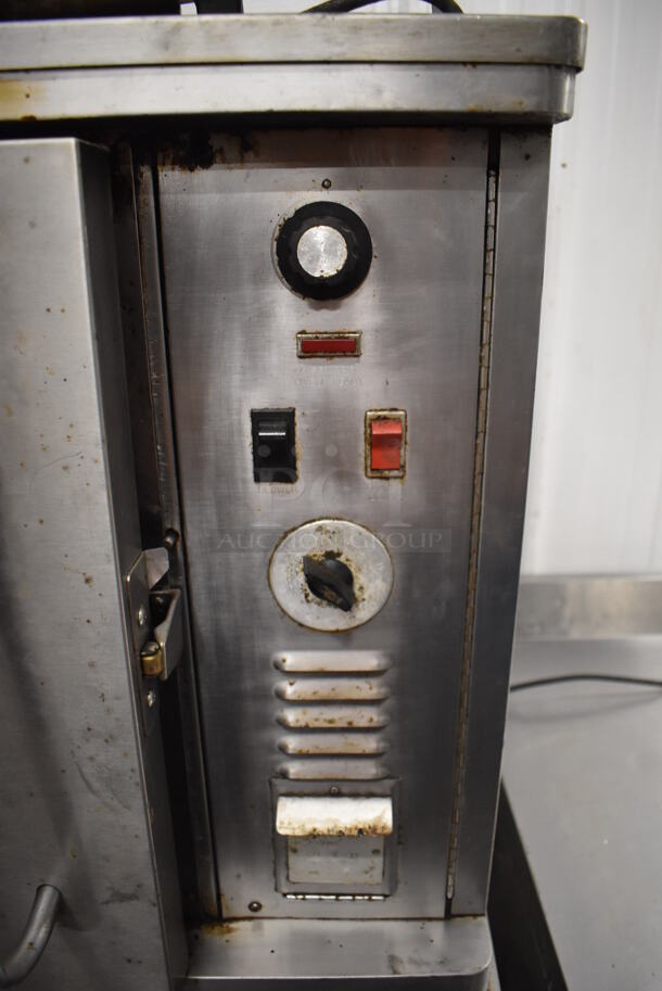 Blodgett CTB-1 Stainless Steel Commercial Electric Powered Half Size Convection Oven w/ Merlin Timer, View Through Door, Metal Oven Racks and Under Shelf. 208/220 Volts, 1 Phase. 30x26x65 - Image 4 of 10