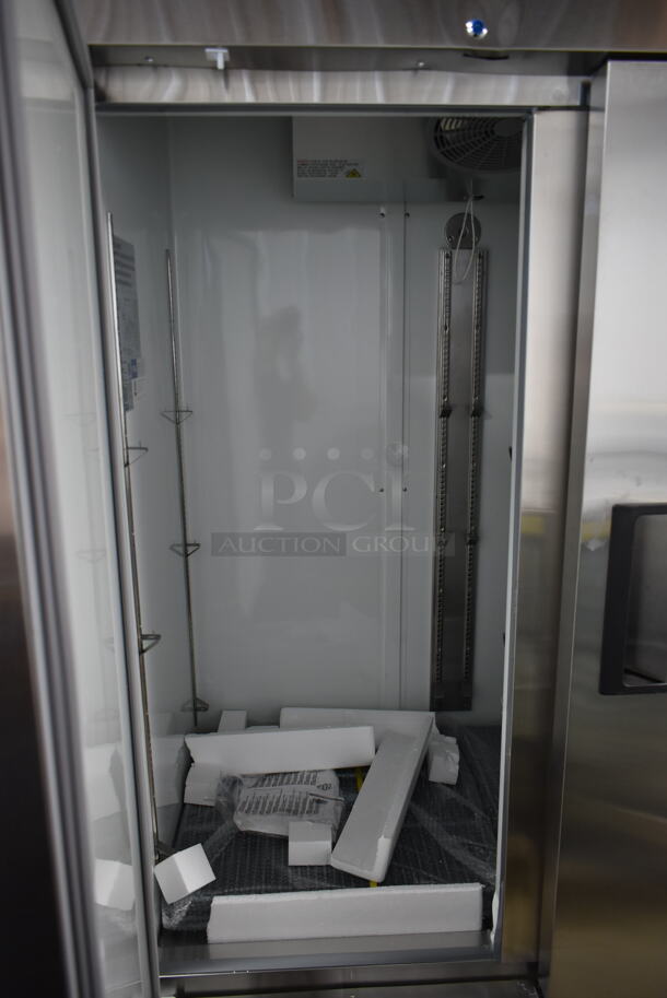 BRAND NEW SCRATCH AND DENT! 2022 Avantco 178A49FHC Stainless Steel Commercial 2 Door Reach In Cooler w/ Poly Coated Racks. 115 Volts, 1 Phase. Tested and Powers On But Does Not Get Cold - Image 5 of 8