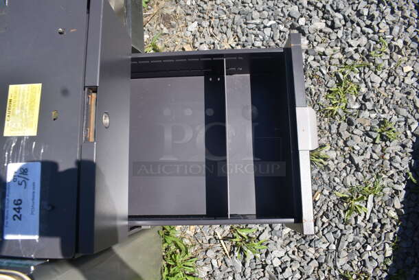 Metal 3 Drawer Filing Cabinet - Image 6 of 7