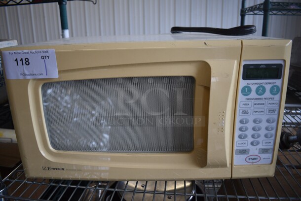 Emerson Countertop Microwave Oven w/ Plate. 21x15x11