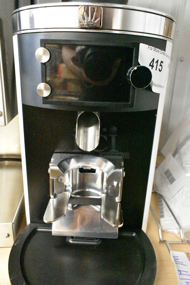 BRAND NEW SCRATCH AND DENT! Mahlkonig 10AE80WGNSW E80W GBS 4 lb. White Grind-by-Sync Espresso Grinder. Tested and Working! - Image 5 of 9