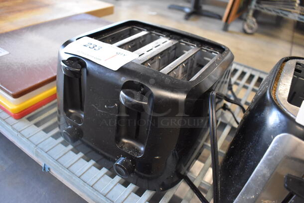 Walmart MSF0BK10001787S Metal Countertop 4 Slot Toaster. 120 Volts, 1 Phase. 9x9x7 - Image 2 of 3