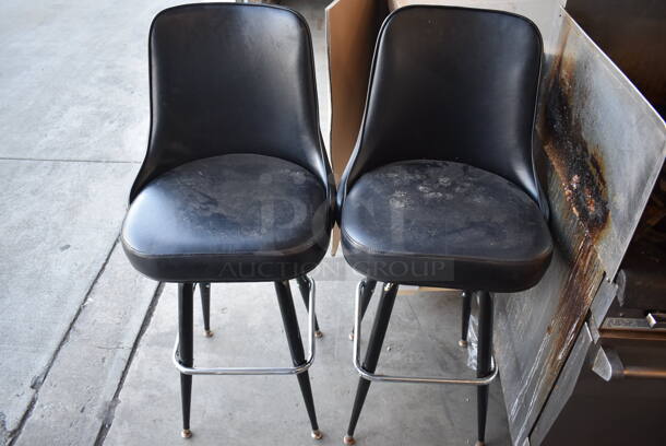 2 Black Swivel Bar Height Chairs on Metal Legs. 20x20x46. 2 Times Your Bid!