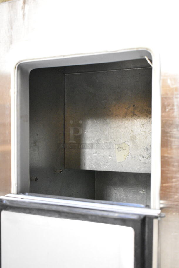 Master-Bilt DC-2SSE Stainless Steel Commercial Chest Freezer. 115/208-230 Volts, 1 Phase.  - Image 4 of 6