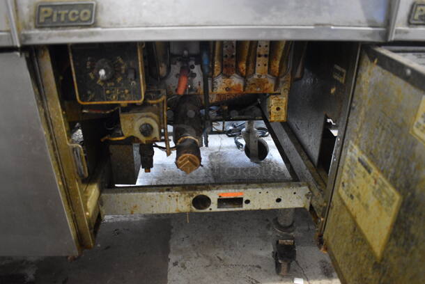 Pitco Frialator Model SG18 Stainless Steel Commercial Natural Gas Powered 2 Bay Deep Fat Fryer w/ Left Side Dumping Station on Commercial Casters. 140,000 BTU. 59x34x47 - Image 7 of 8