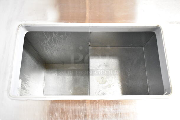 Master-Bilt DC-2SSE Stainless Steel Commercial Chest Freezer. 115/208-230 Volts, 1 Phase.  - Image 5 of 6