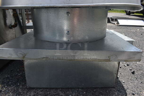 2020 FloAire Model DMUA18 Metal Commercial Rooftop Exhaust Fan. 115 Volts, 1 Phase. 32x32x25 - Image 4 of 5