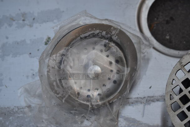 BRAND NEW SCRATCH AND DENT! Stainless Steel Single Bay Sink.  - Image 5 of 6